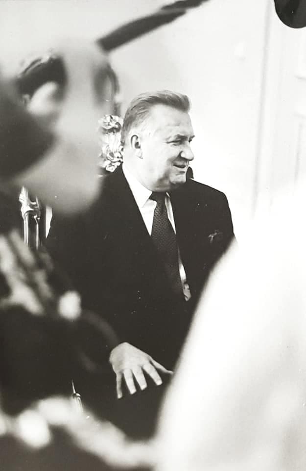 Záber z filmu Vážený pán oný, premiér