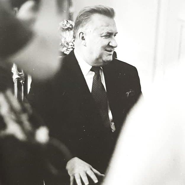 Záber z filmu Vážený pán oný, premiér
